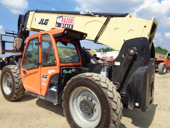 JLG 1055