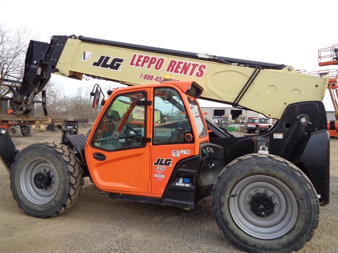 JLG 1255