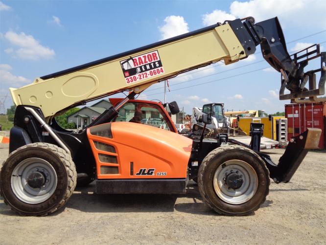 JLG 1255