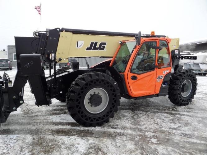 JLG 1055