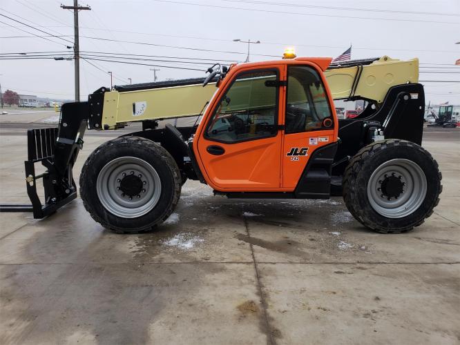 JLG 742