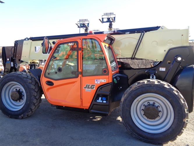 JLG 1255
