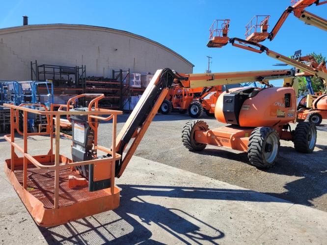 JLG 600AJ