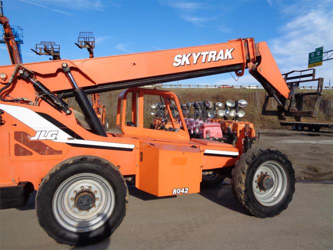 SKY TRAK 8042