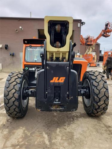 JLG 1055