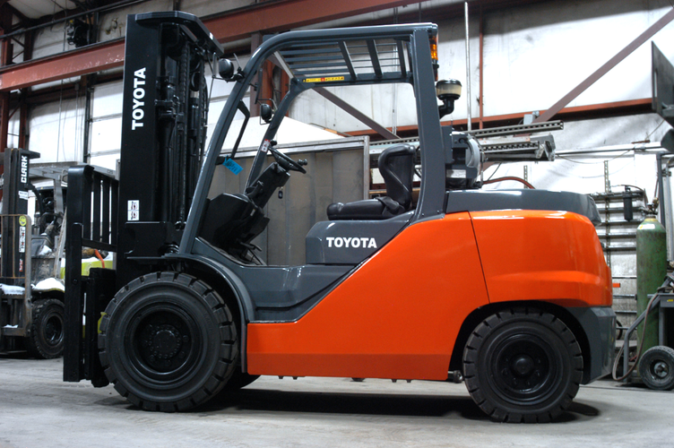 Toyota 8FG50U Pneumatic Forklift