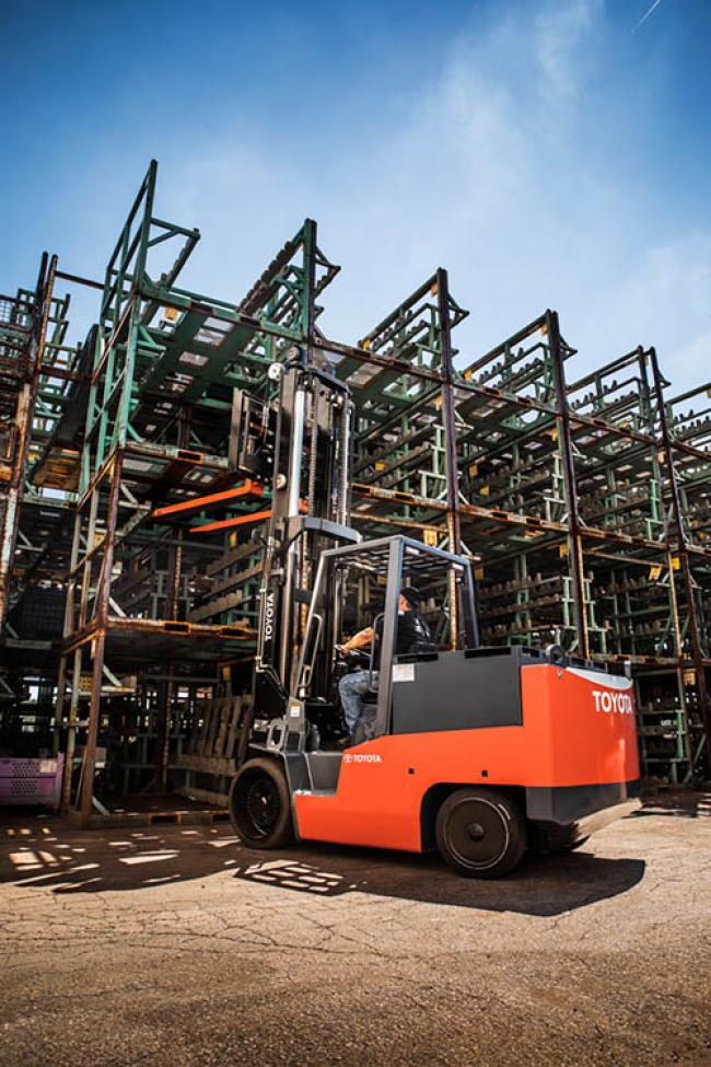 Toyota HighCapacity Electric Cushion (15,00040,000 LBS) Norlift