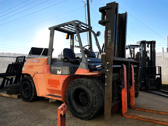 Toyota 7FDU70 Pneumatic Forklift