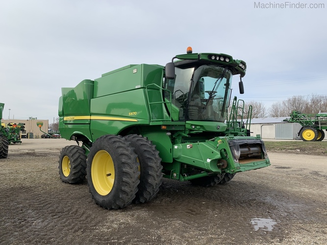 John Deere S670