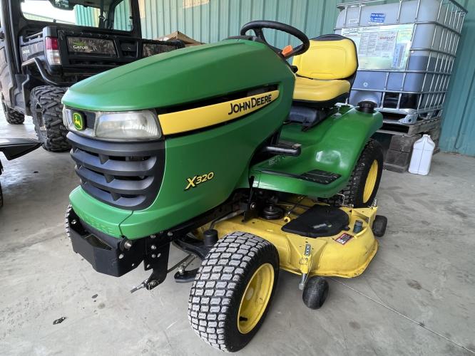 John Deere X320