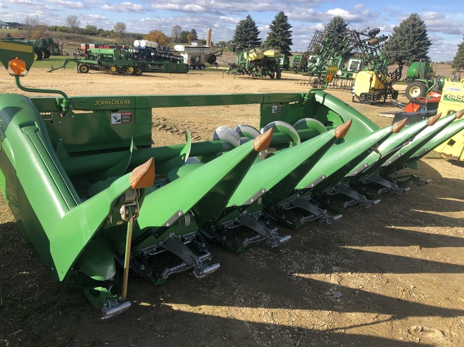 John Deere 706C