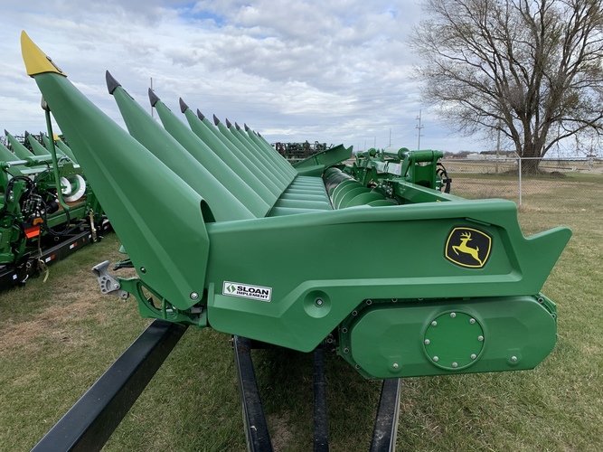 John Deere C12F