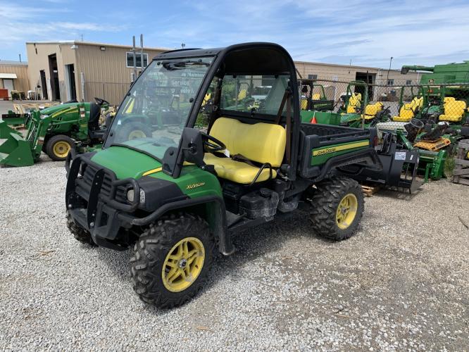 John Deere 825M