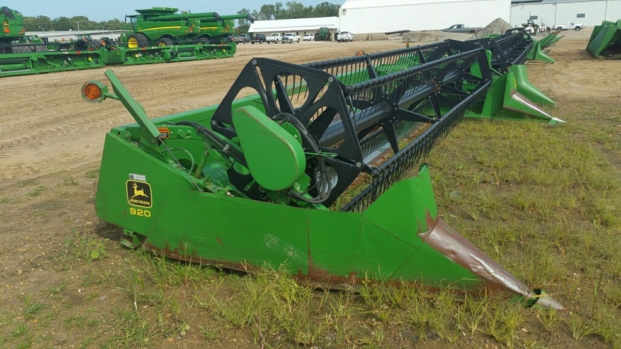John Deere 920