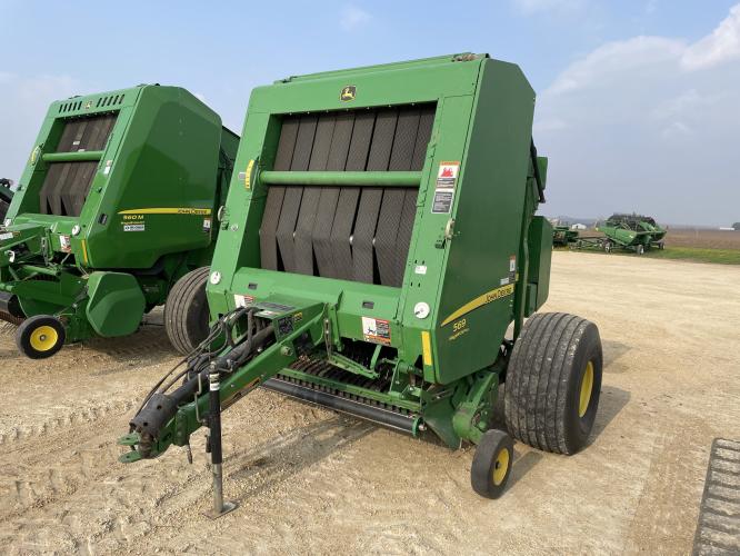 John Deere 569