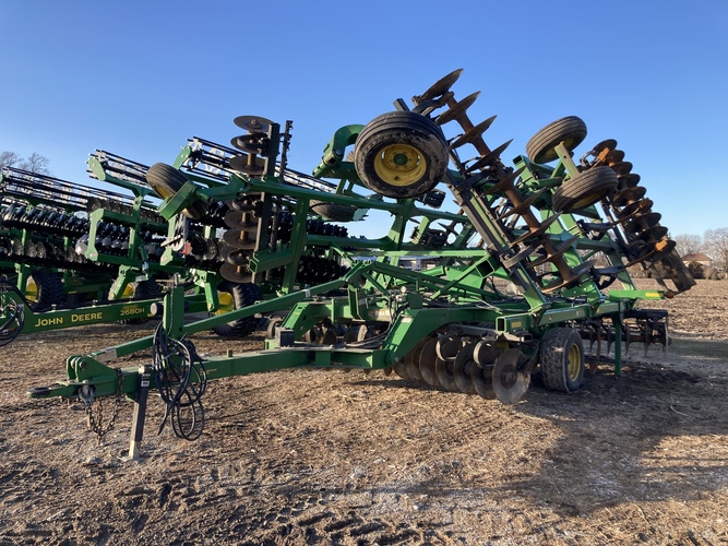 John Deere 2720