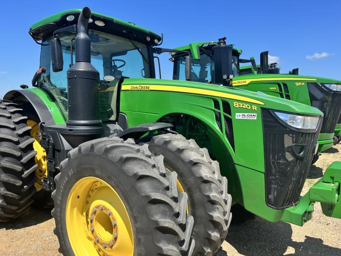John Deere 8320R