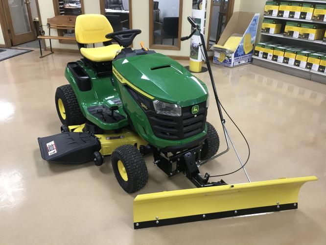John Deere S140