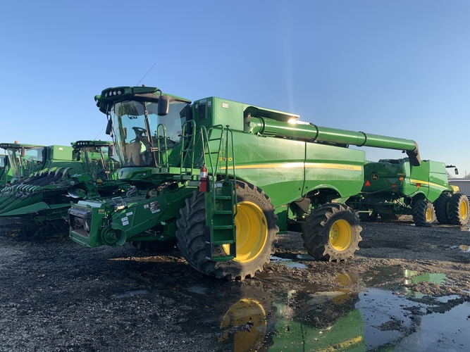 John Deere S790