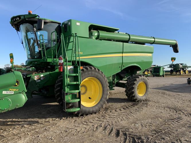John Deere S770