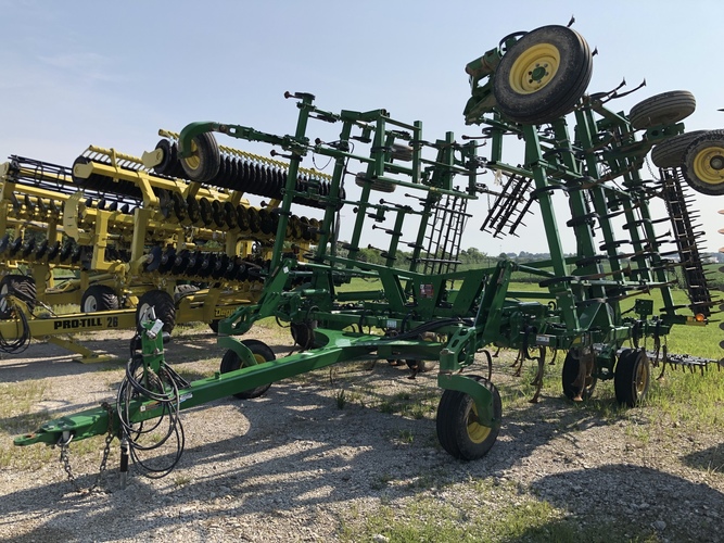 John Deere 2210FH