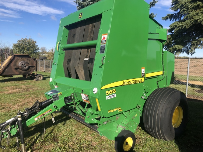 John Deere 568