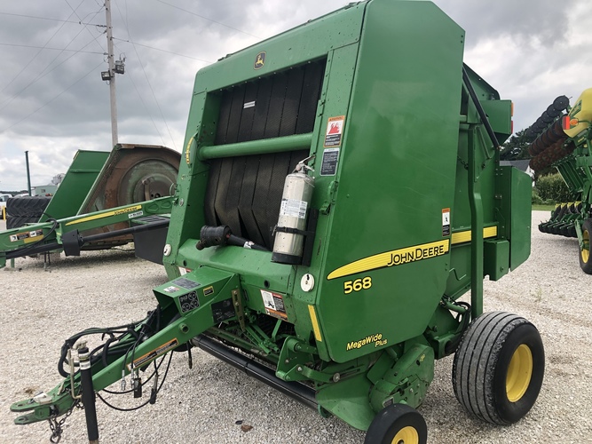 John Deere 568