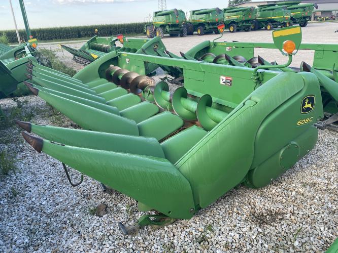 John Deere 608C