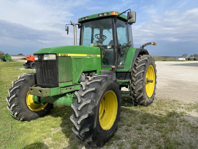 John Deere 7810