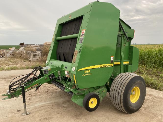 John Deere 569