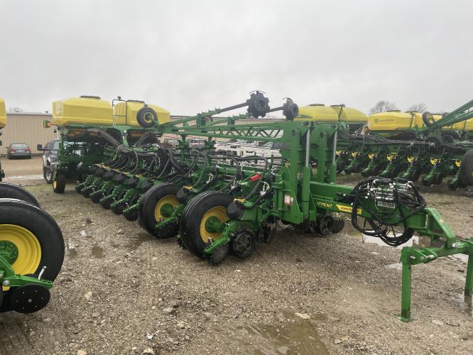 John Deere 1775NT