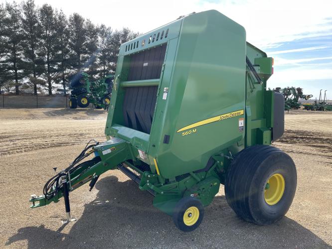 John Deere 560M