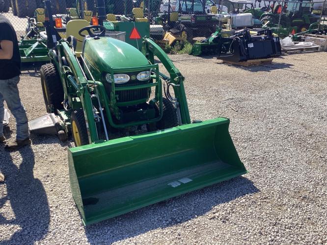 John Deere 2320