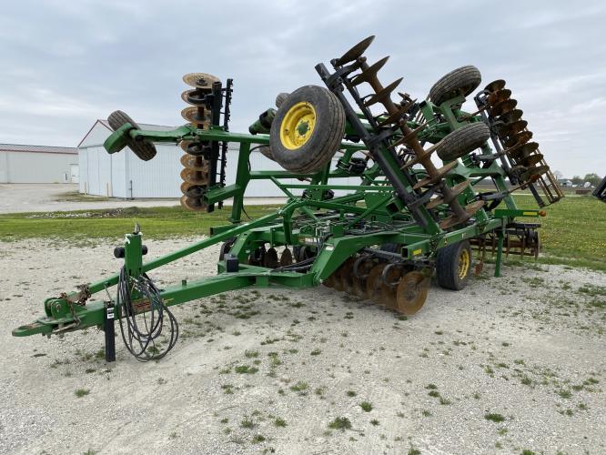 John Deere 2720