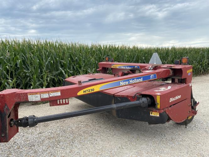 New Holland H7230
