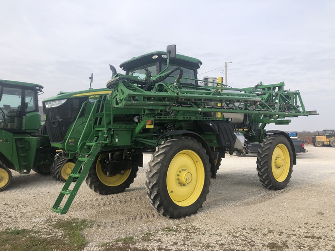 John Deere R4038