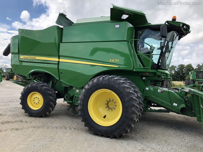 John Deere S670