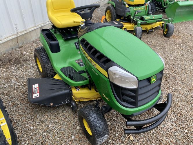 John Deere D110