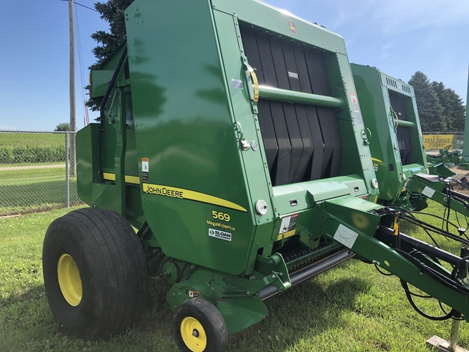 John Deere 569