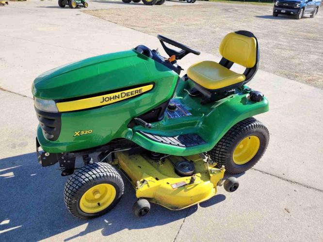 John Deere X320