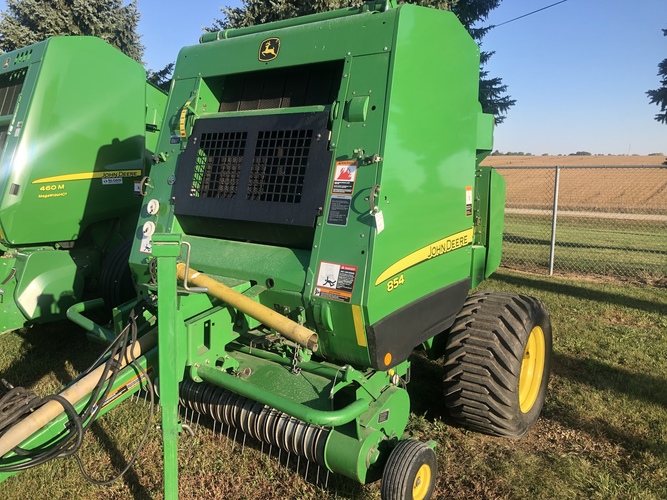 John Deere 854