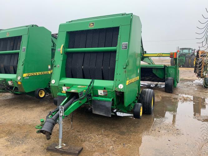John Deere 566