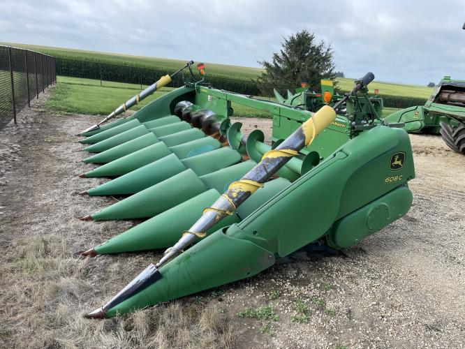 John Deere 608C