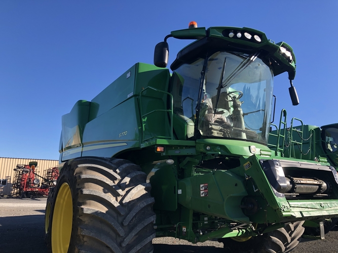 John Deere S770