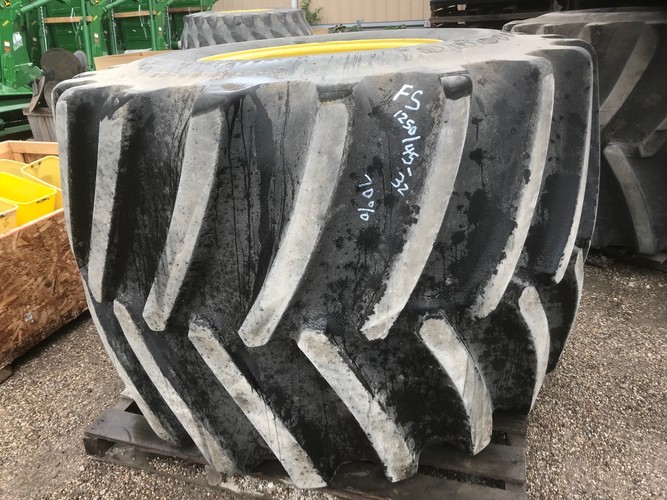 John Deere Firestone 1250/45-32 floater tires & wheels