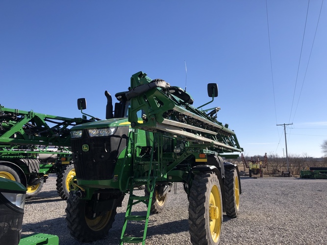 John Deere R4038