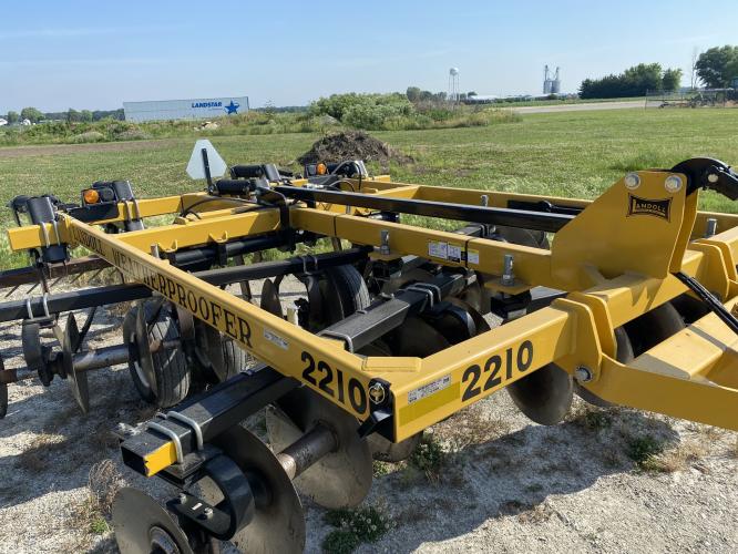 Landoll 2210