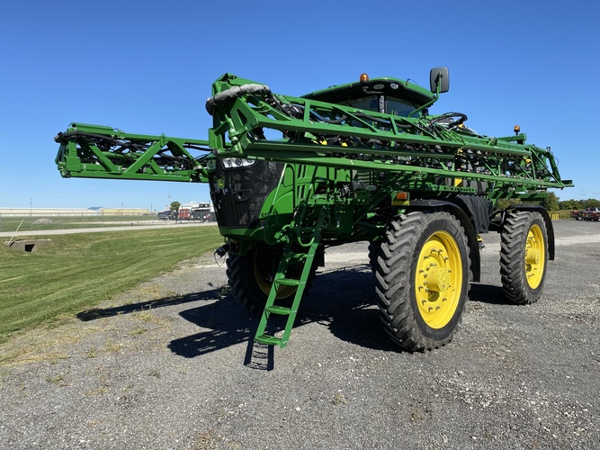 John Deere R4045