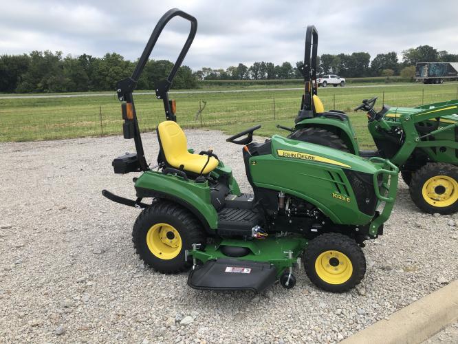 John Deere 1023E
