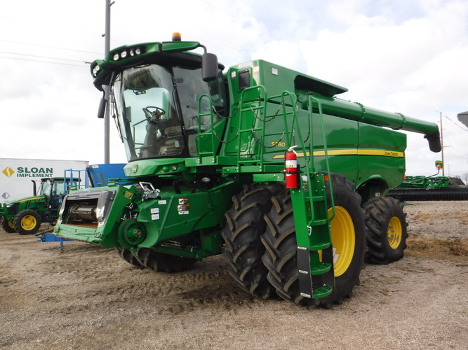 John Deere S780